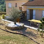 D'hote Chez Nathalie & Roland 马西亚克