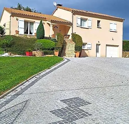 Bed and breakfast D'hote Chez Nathalie & Roland Massiac